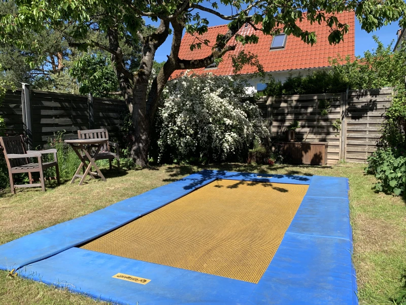 Graten mit Trampolin der Ergotherapie Reni Heber in Bergen auf Rügen
